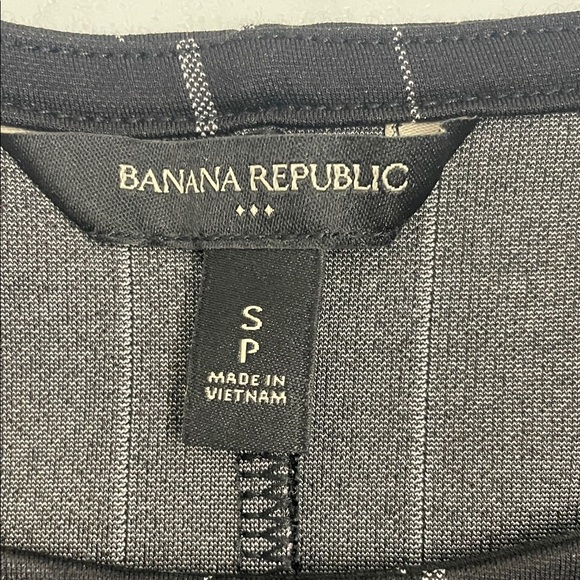 Banana Republic Black Pinstripe Tank Top Round Neck Cap Sleeve Sz S - Picture 5 of 8